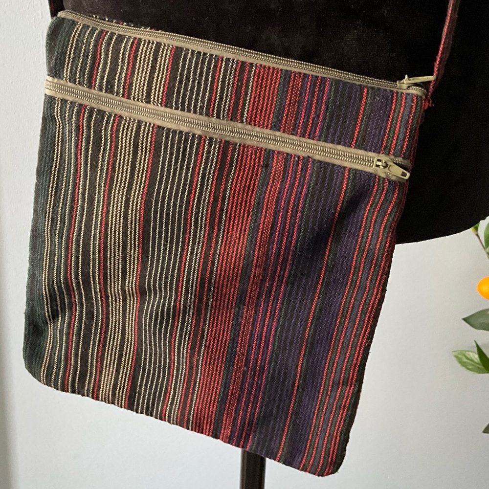 EUC Festival Crossbody Zip Bag Purse - Picture 11 of 12